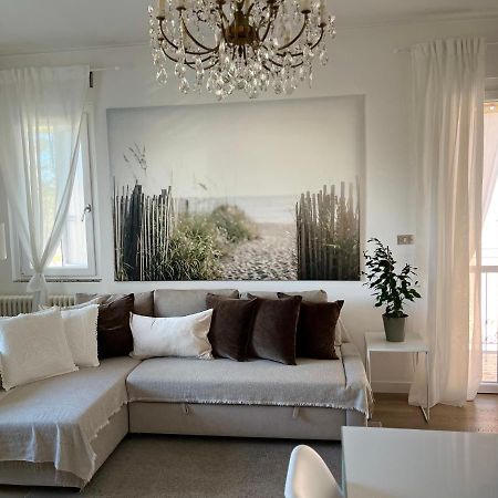 Family Apartment 2 Sirmione Bagian luar foto