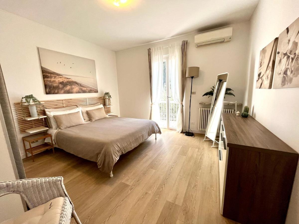 Family Apartment 2 Sirmione Bagian luar foto