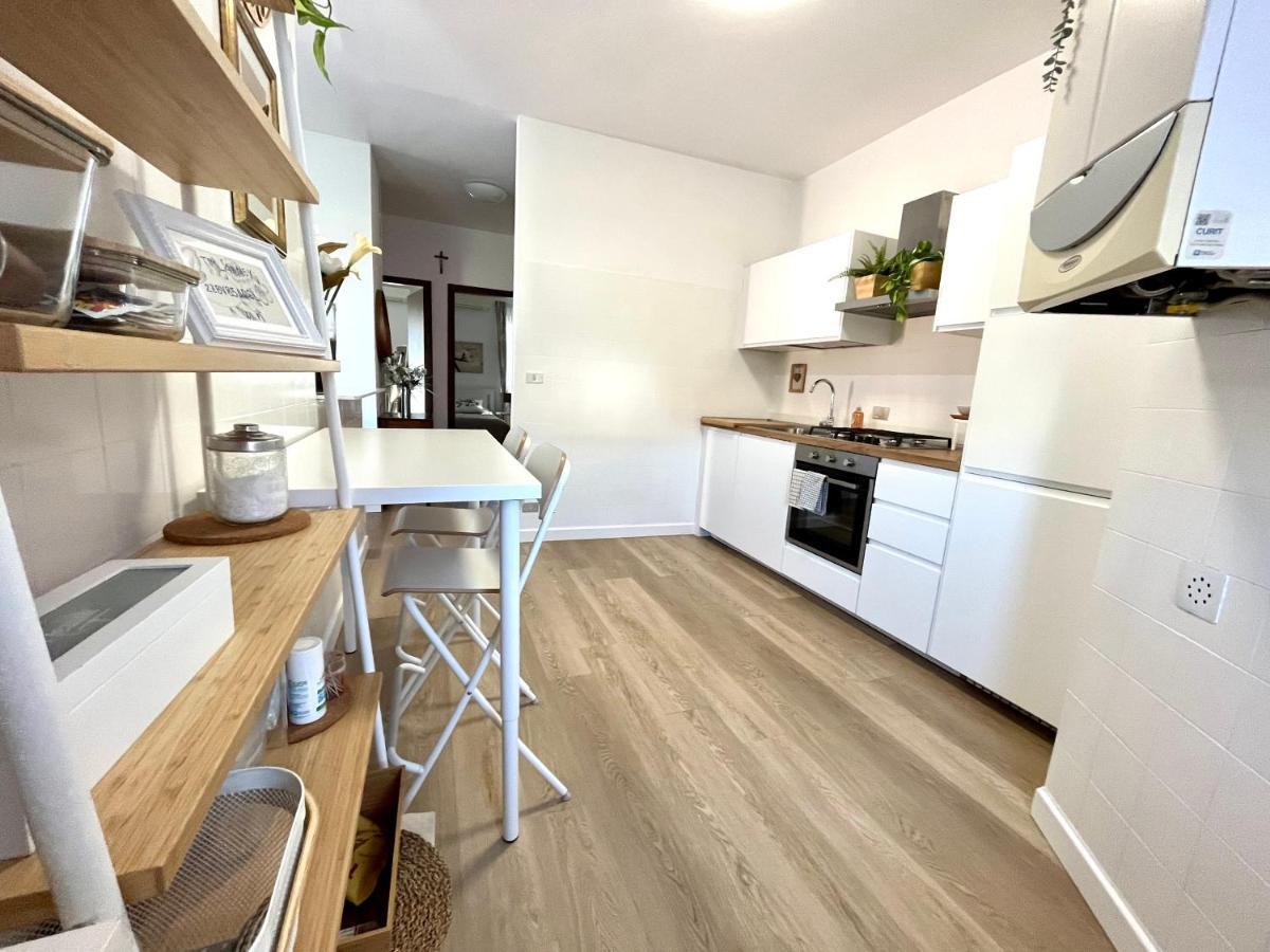 Family Apartment 2 Sirmione Bagian luar foto