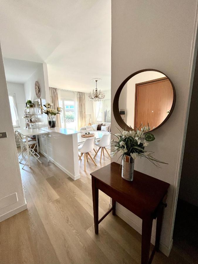 Family Apartment 2 Sirmione Bagian luar foto